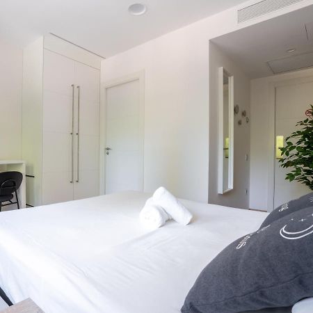 Limehome Barcelona Carrer De Fontcoberta - Digital Access 외부 사진